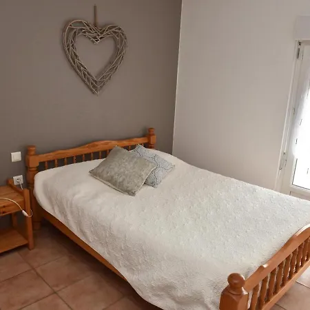 Independant Avec Piscine, Grande Terrasse, Jardin, Barbecue, Proche St Pourcain/sioule Et Souvigny - Fr-1-489-78 * Cressanges